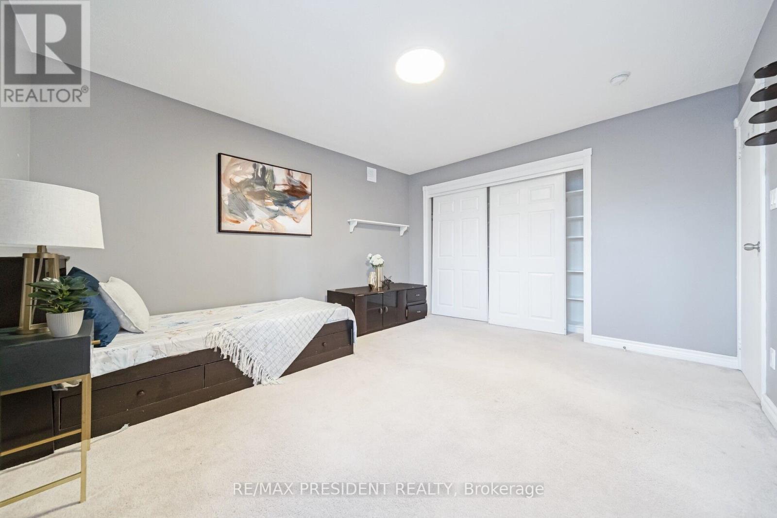 30 PARKWAY AVENUE,Brampton (Northwood Park),,