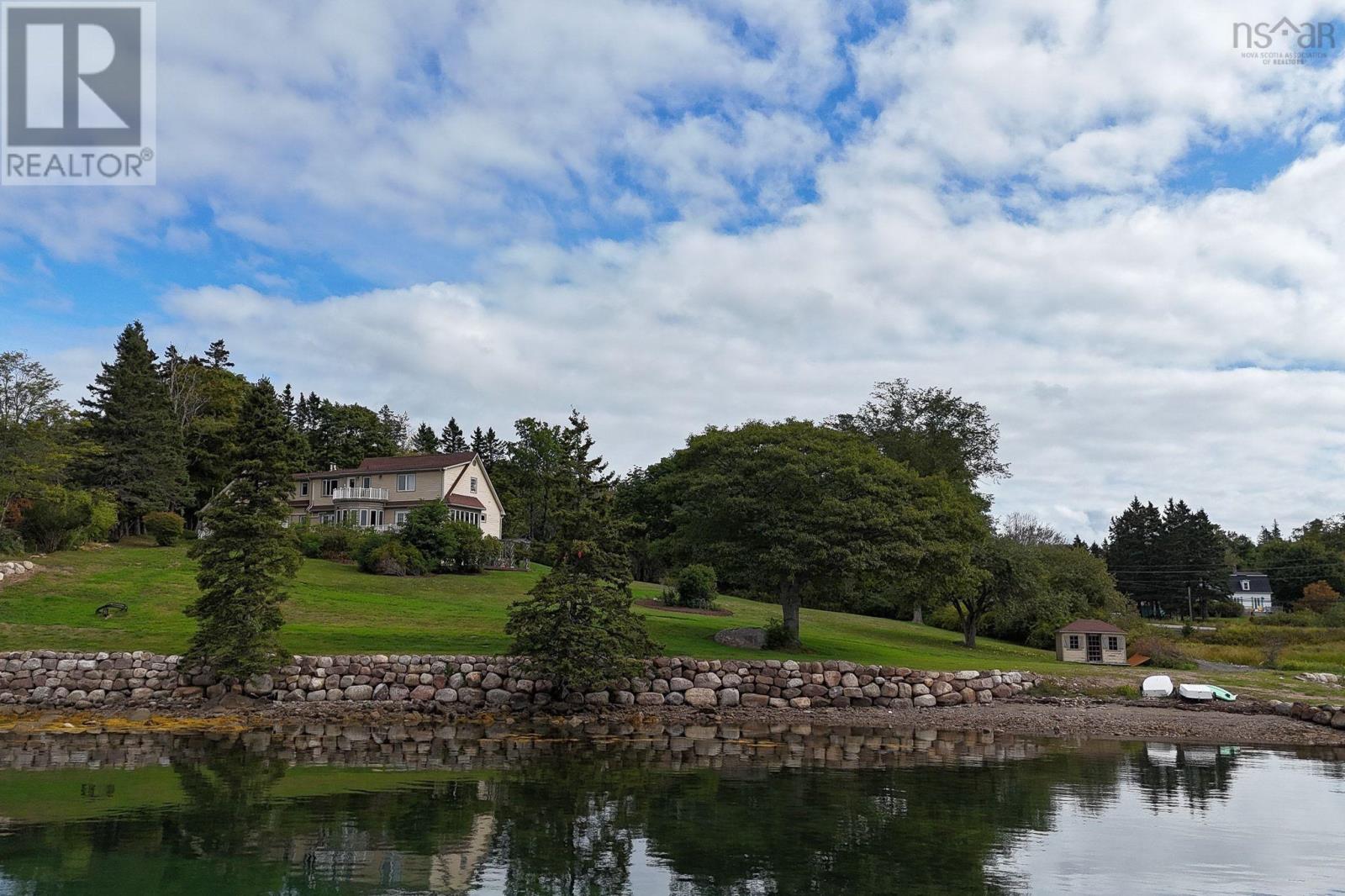 Property 35 of 36 of 2 Crouchers Point Road