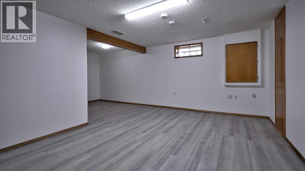 Single Family House for Sale in  Riverstone Crescent SE Riverbend Calgary 