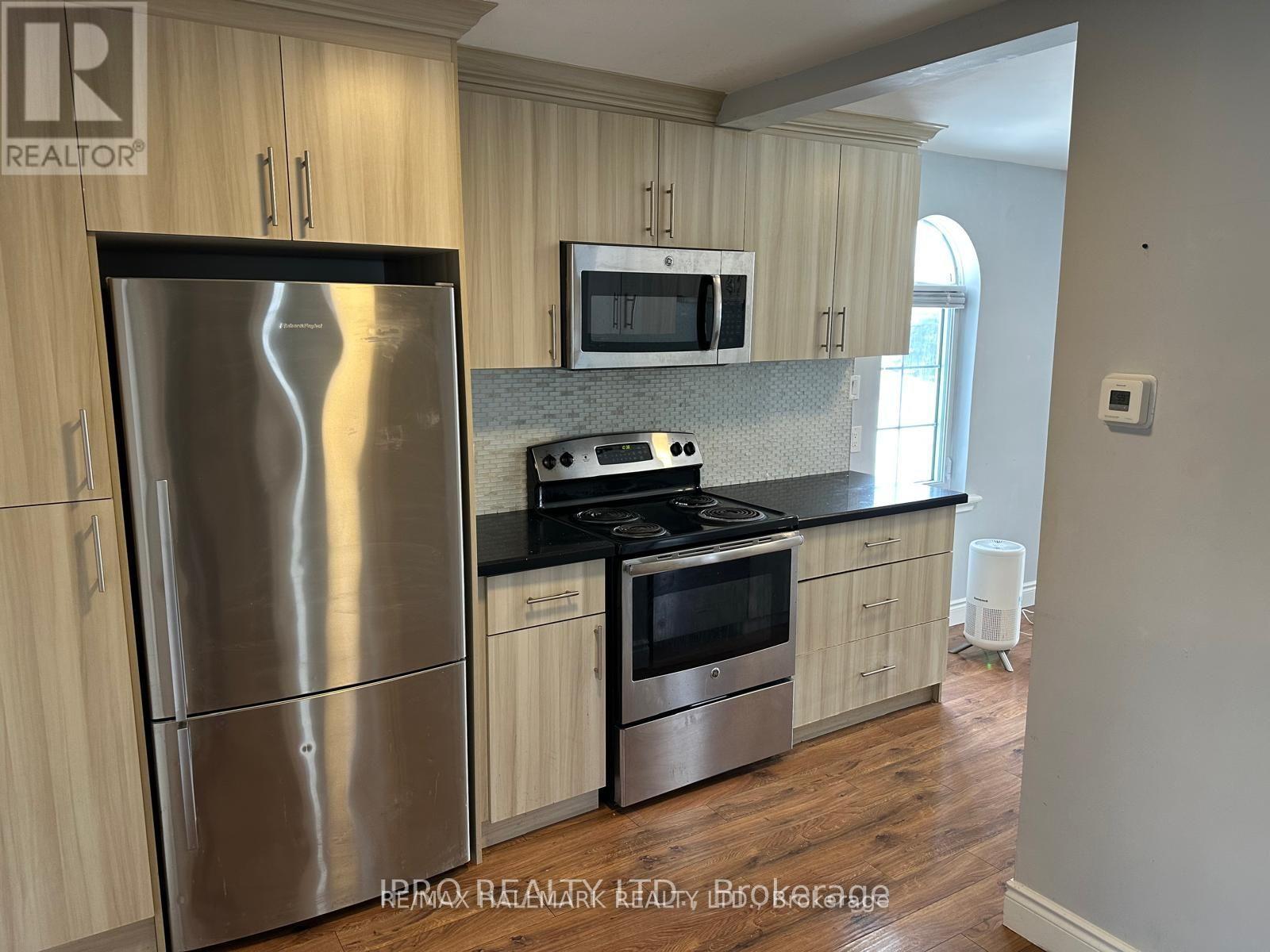 853 FOURTH STREET - Photo 4 of 24, Mississauga (Lakeview), Ontario