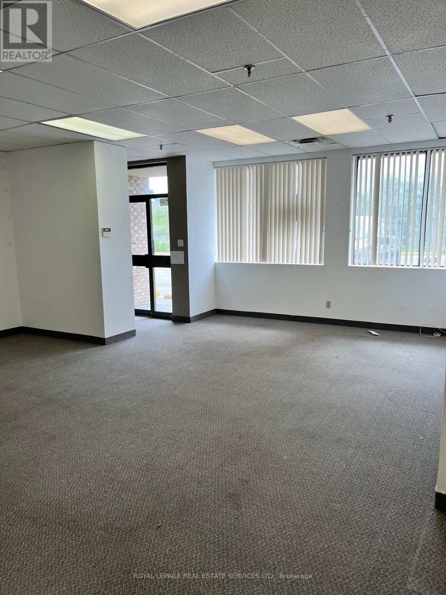 124 - 557 DIXON ROAD - Photo 2 of 8, Toronto (West Humber-Clairville), Ontario