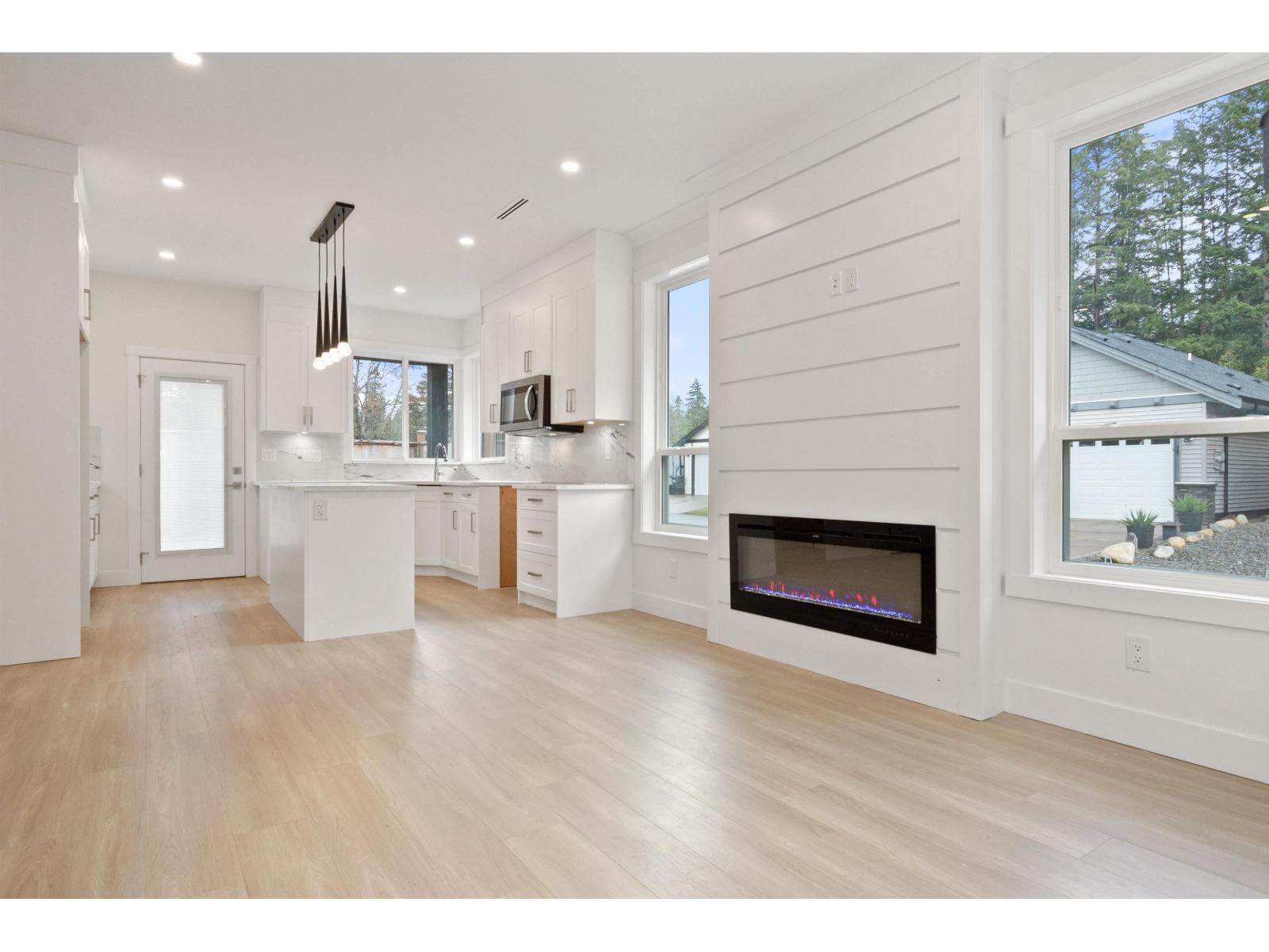 48 20118 BEACON ROAD, Hope, Hope