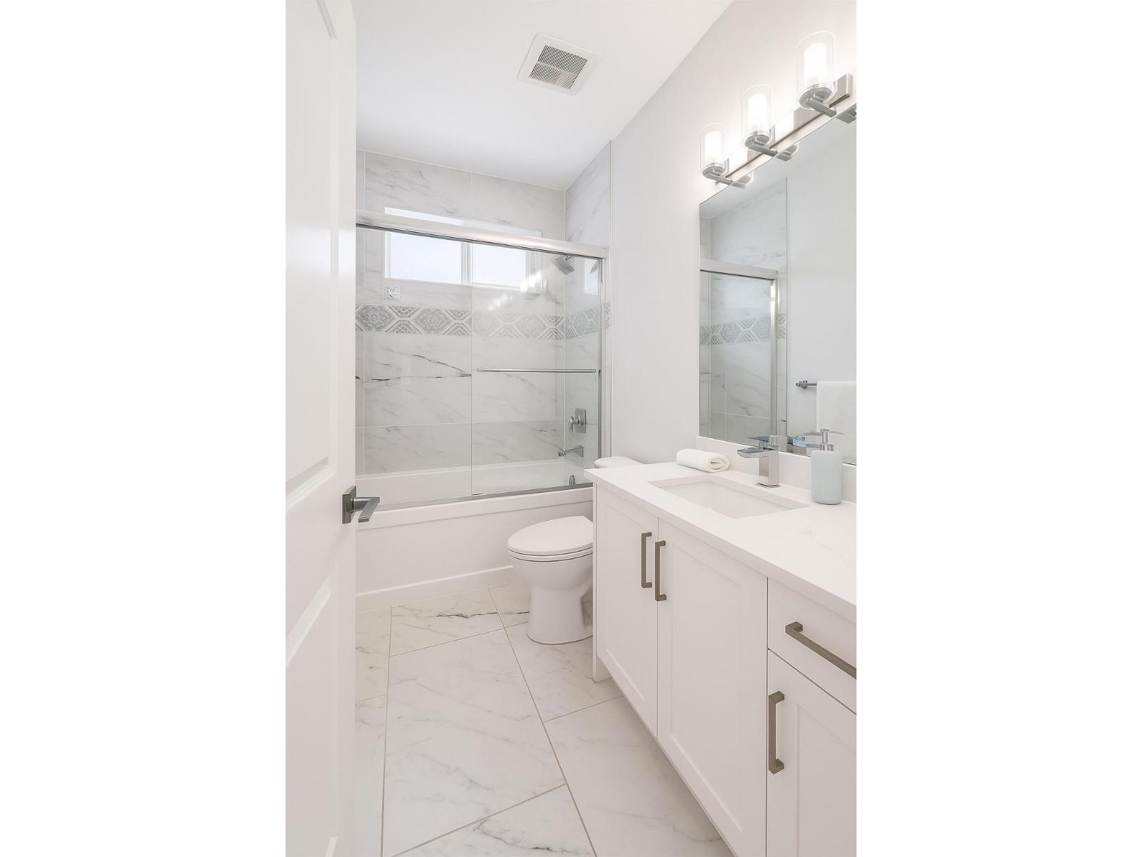 48 20118 BEACON ROAD, Hope, Hope