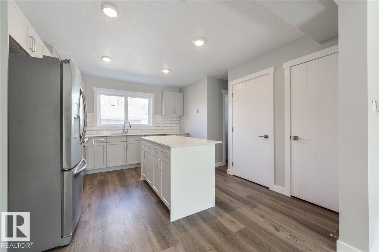 7940/7942 82 AV NW, Edmonton