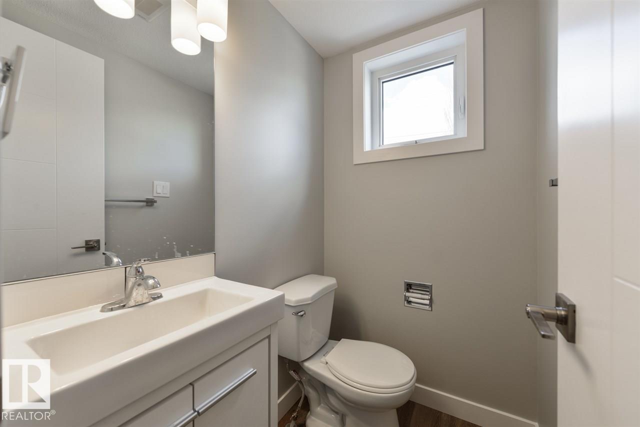 7940/7942 82 AV NW, Edmonton