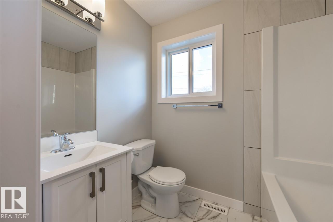 7940/7942 82 AV NW, Edmonton