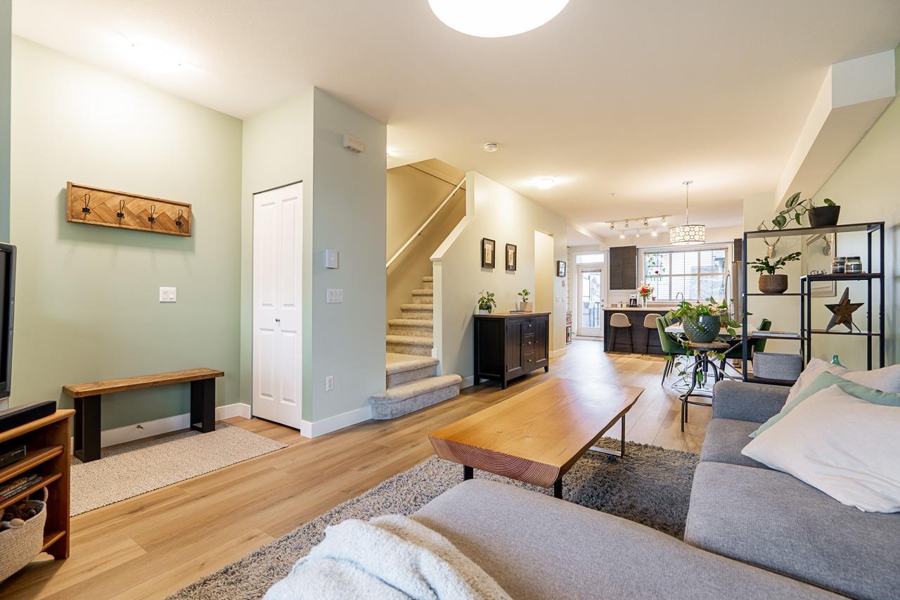 8 9525 204 STREET, Langley