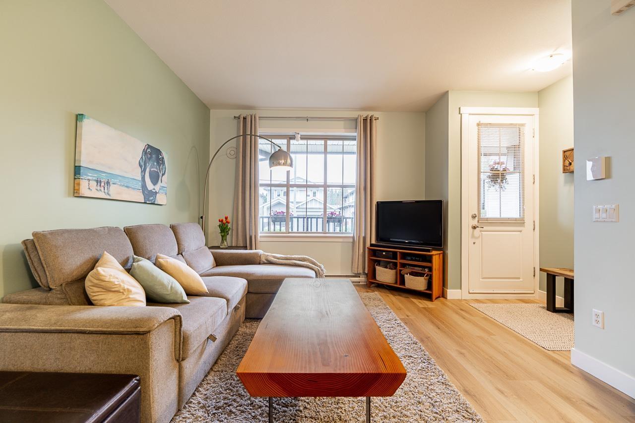 8 9525 204 STREET, Langley