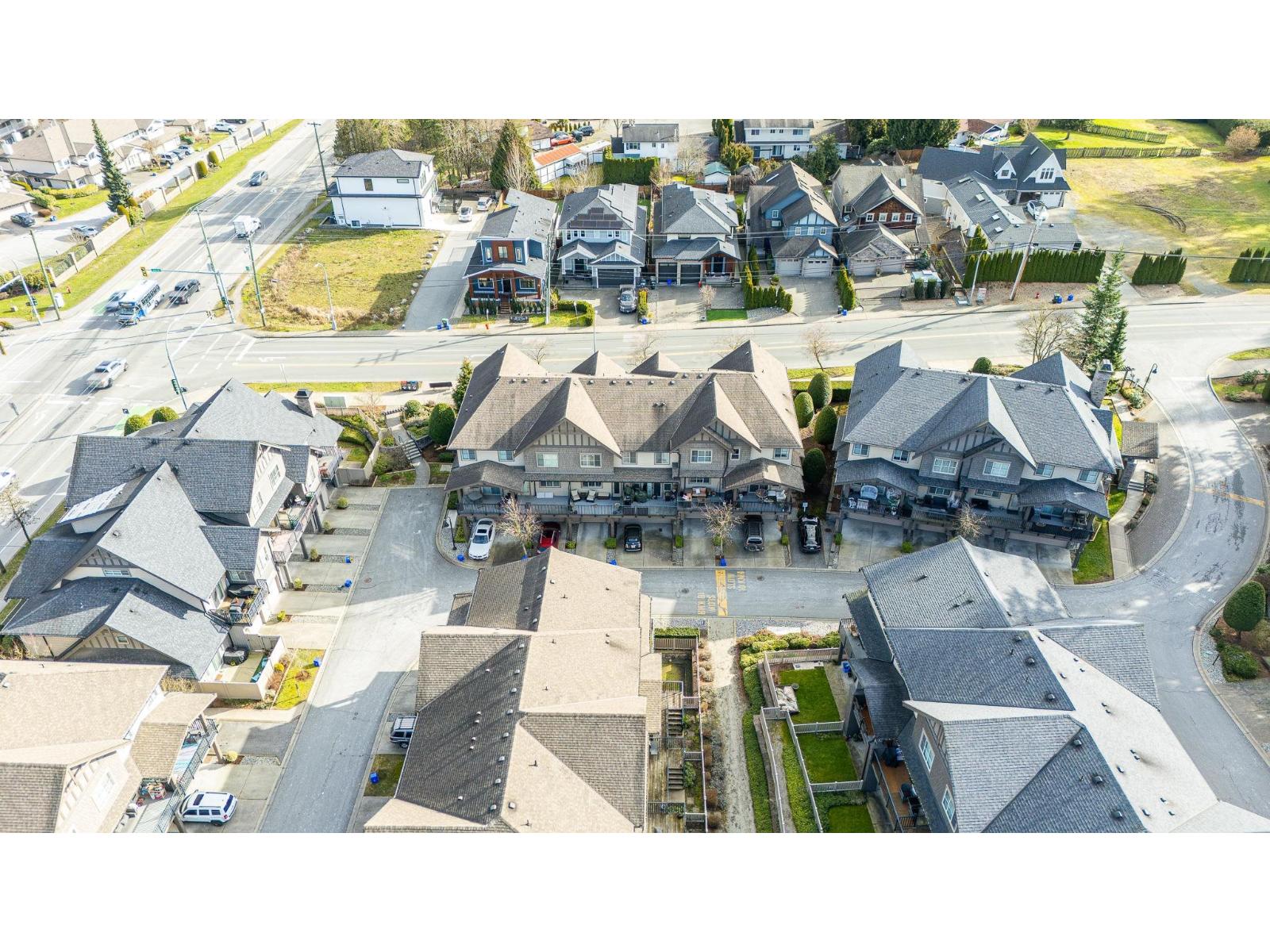 8 9525 204 STREET, Langley