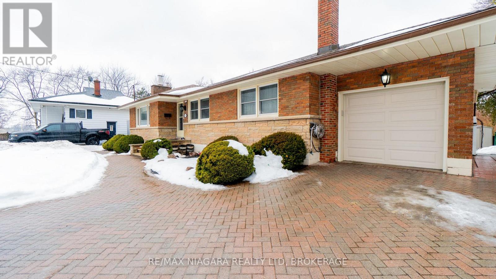 6543 ST. JOHN STREET - Photo 3 of 31, Niagara Falls (Stamford), Ontario