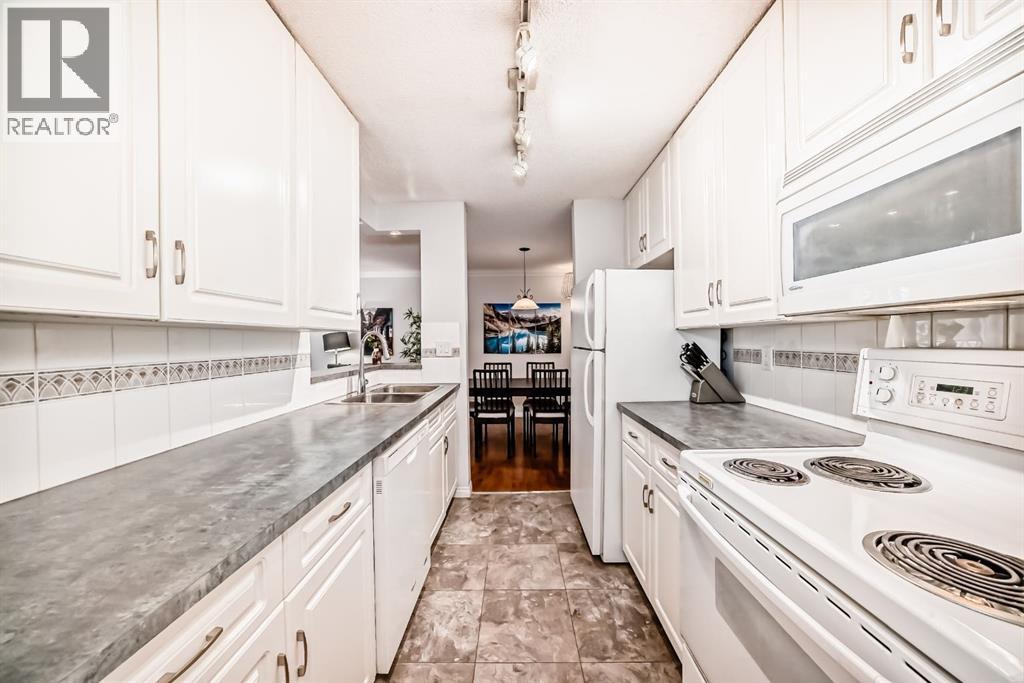 Single Family House for Sale in    Avenue SW Windsor Park Calgary 