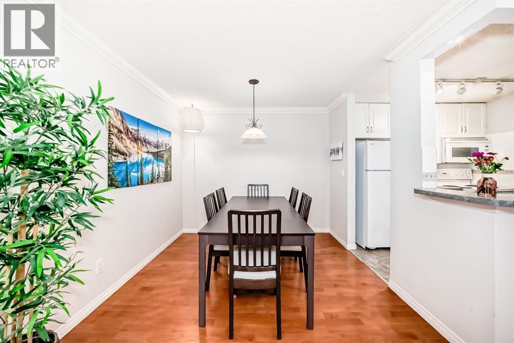 Single Family House for Sale in    Avenue SW Windsor Park Calgary 