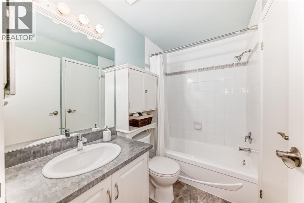 Single Family House for Sale in    Avenue SW Windsor Park Calgary 