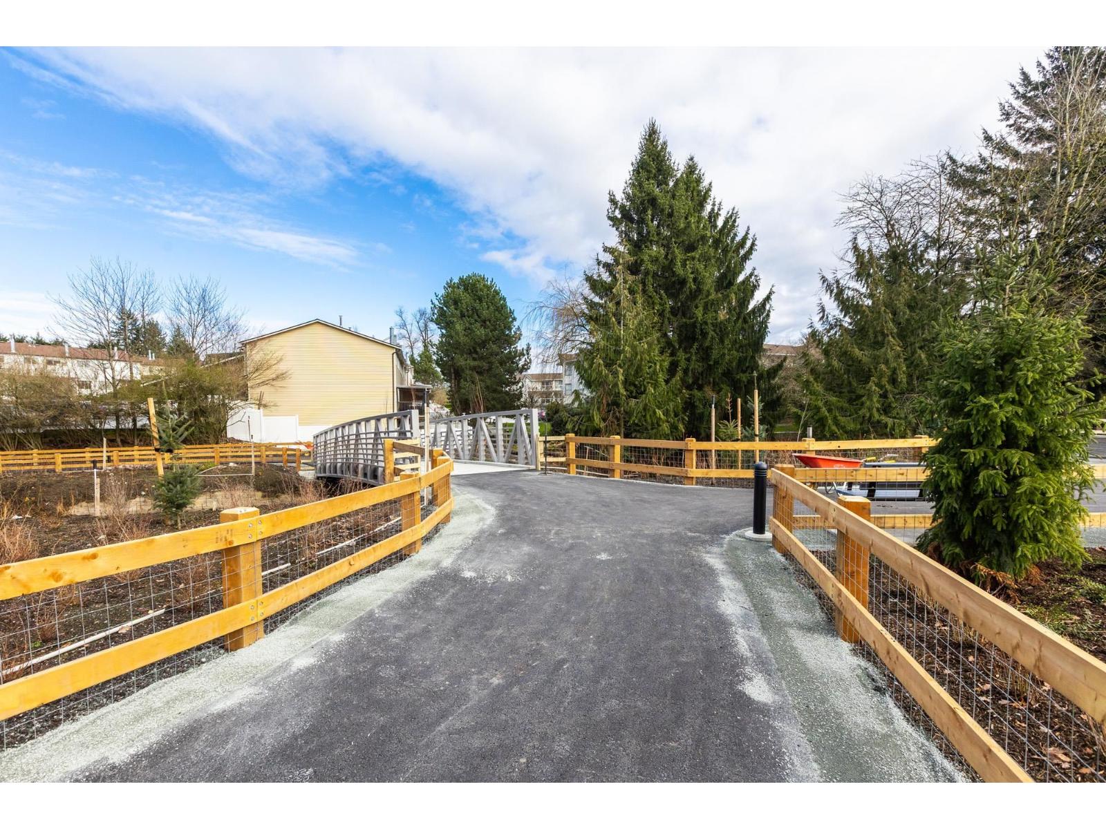 305 27249 ALDERGROVE TOWN CENTRE DRIVE, Langley