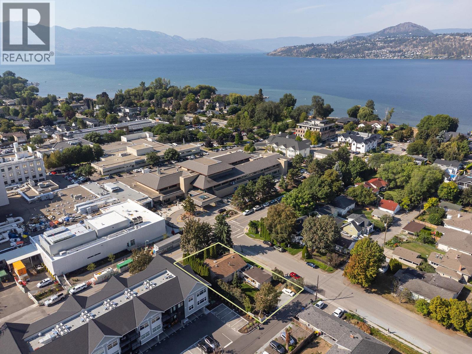 408 Royal Avenue - 1