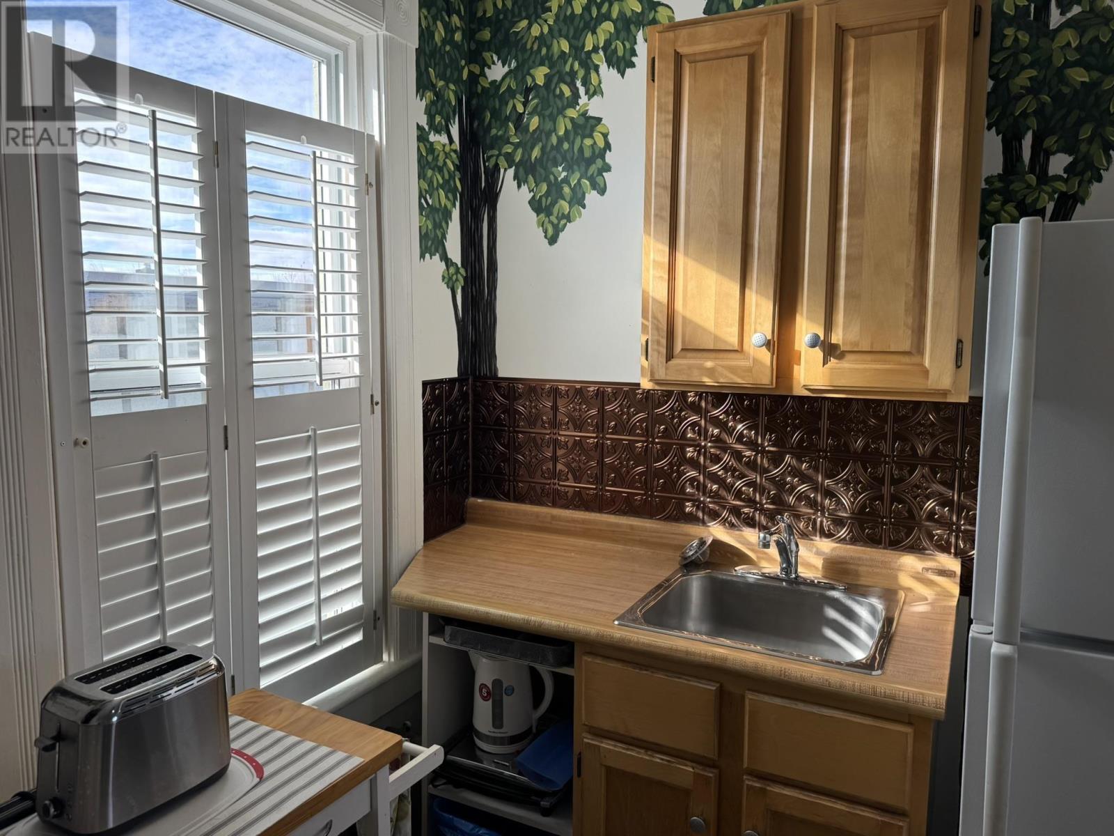 Property 23 of 49 of 190 Main Street