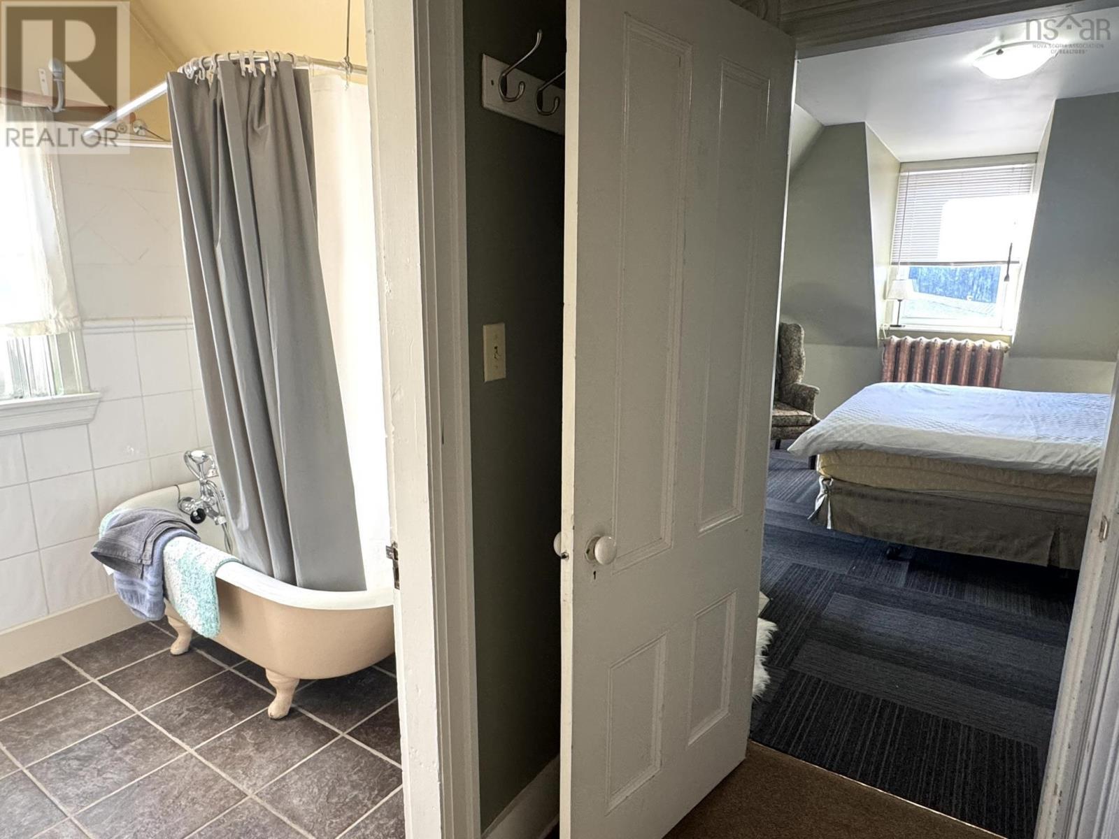 Property 33 of 49 of 190 Main Street