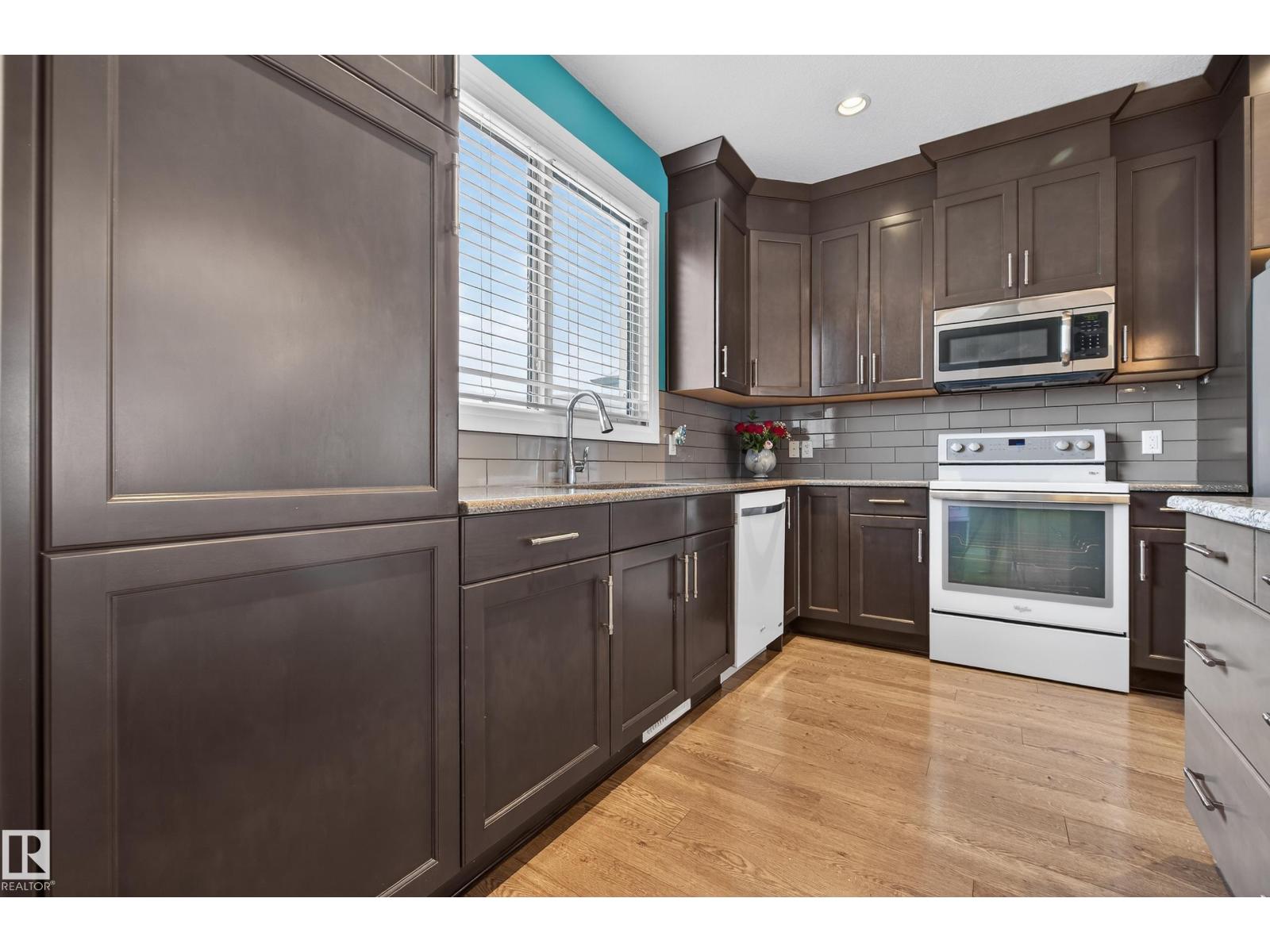 135 GILMORE WY - 20