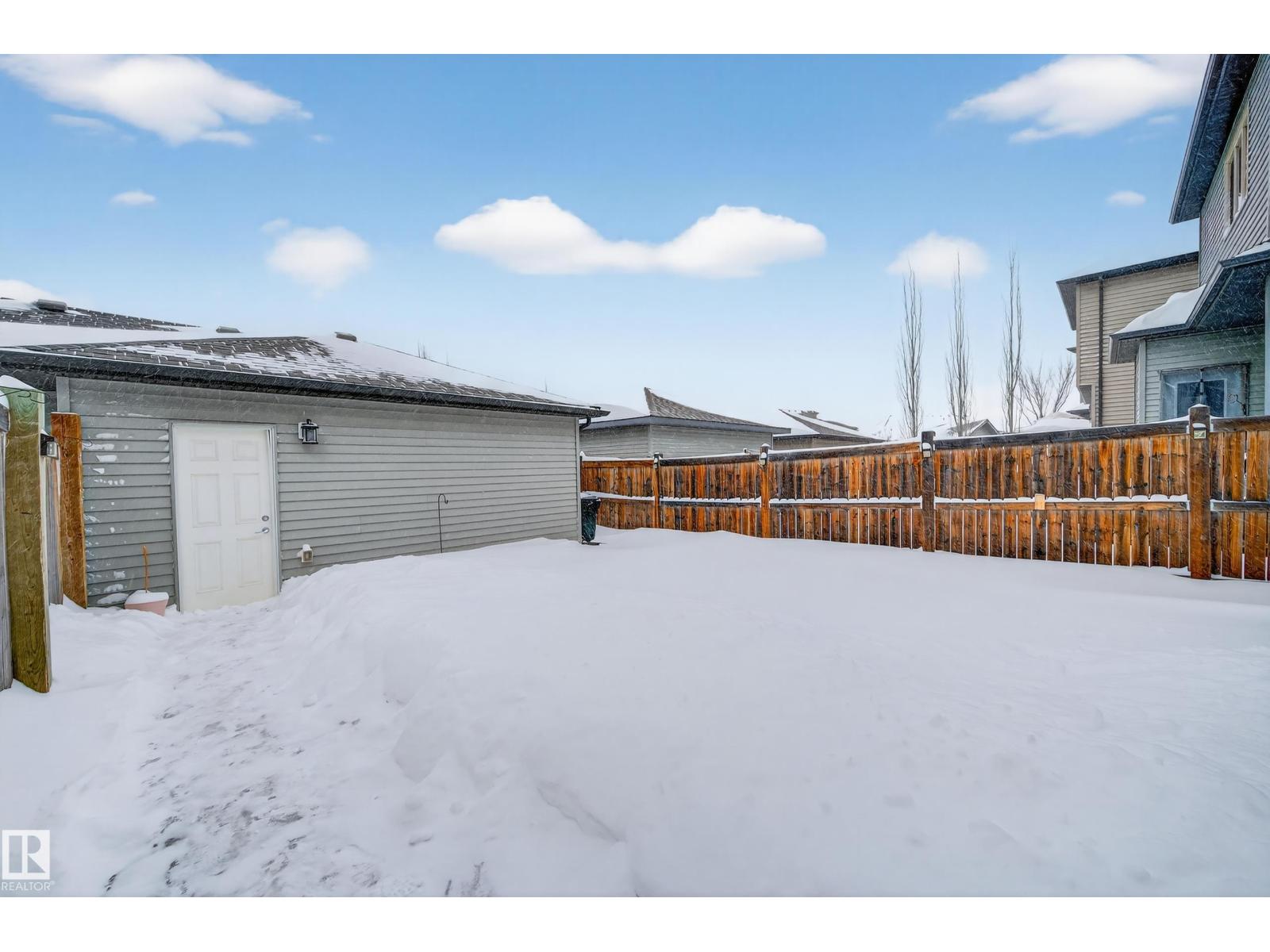 135 GILMORE WY - 47