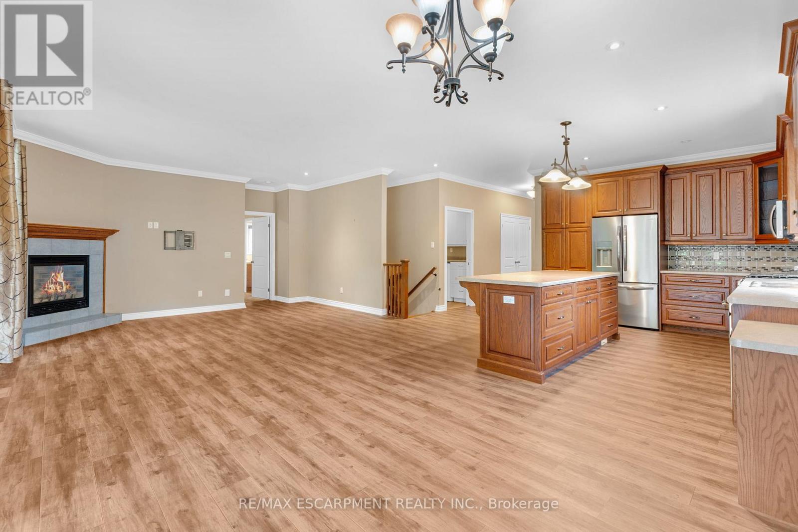 28 MAPLEWOOD COURT - 19