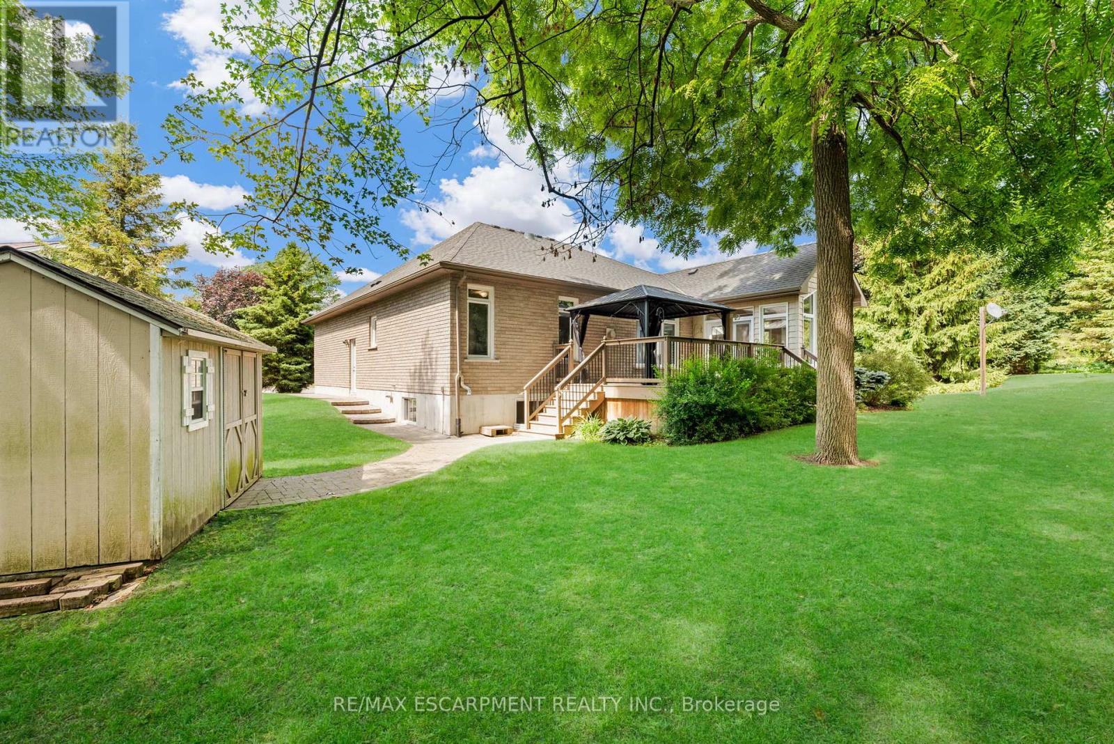 28 MAPLEWOOD COURT - 41