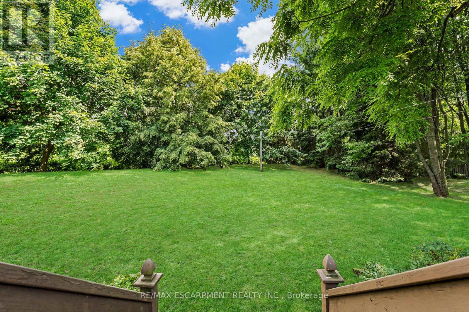 28 MAPLEWOOD COURT - 45