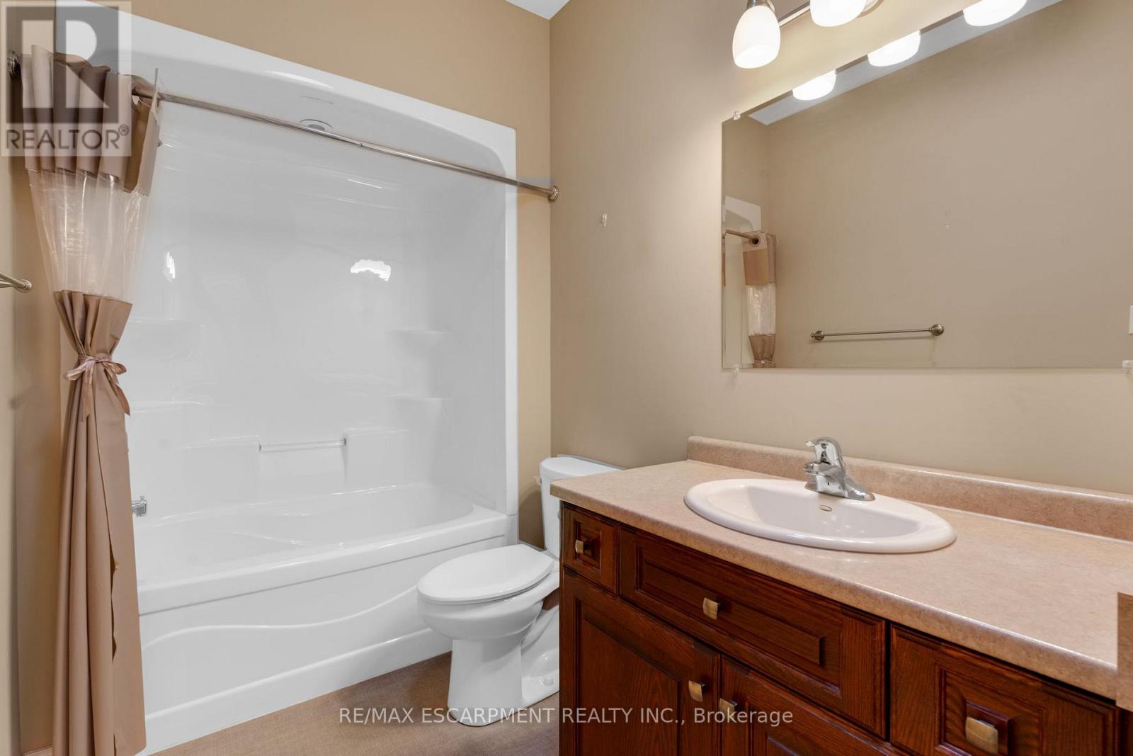 28 MAPLEWOOD COURT - 9