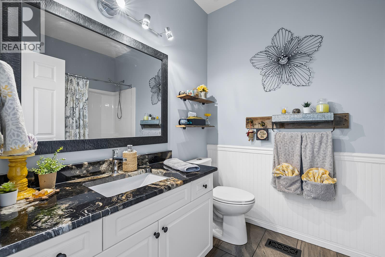 5827 Victoria Street, Peachland