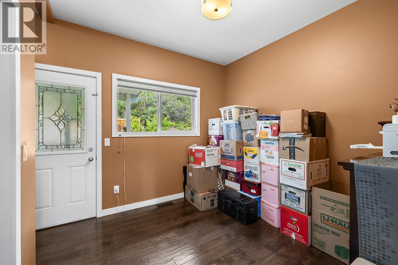 5827 Victoria Street, Peachland