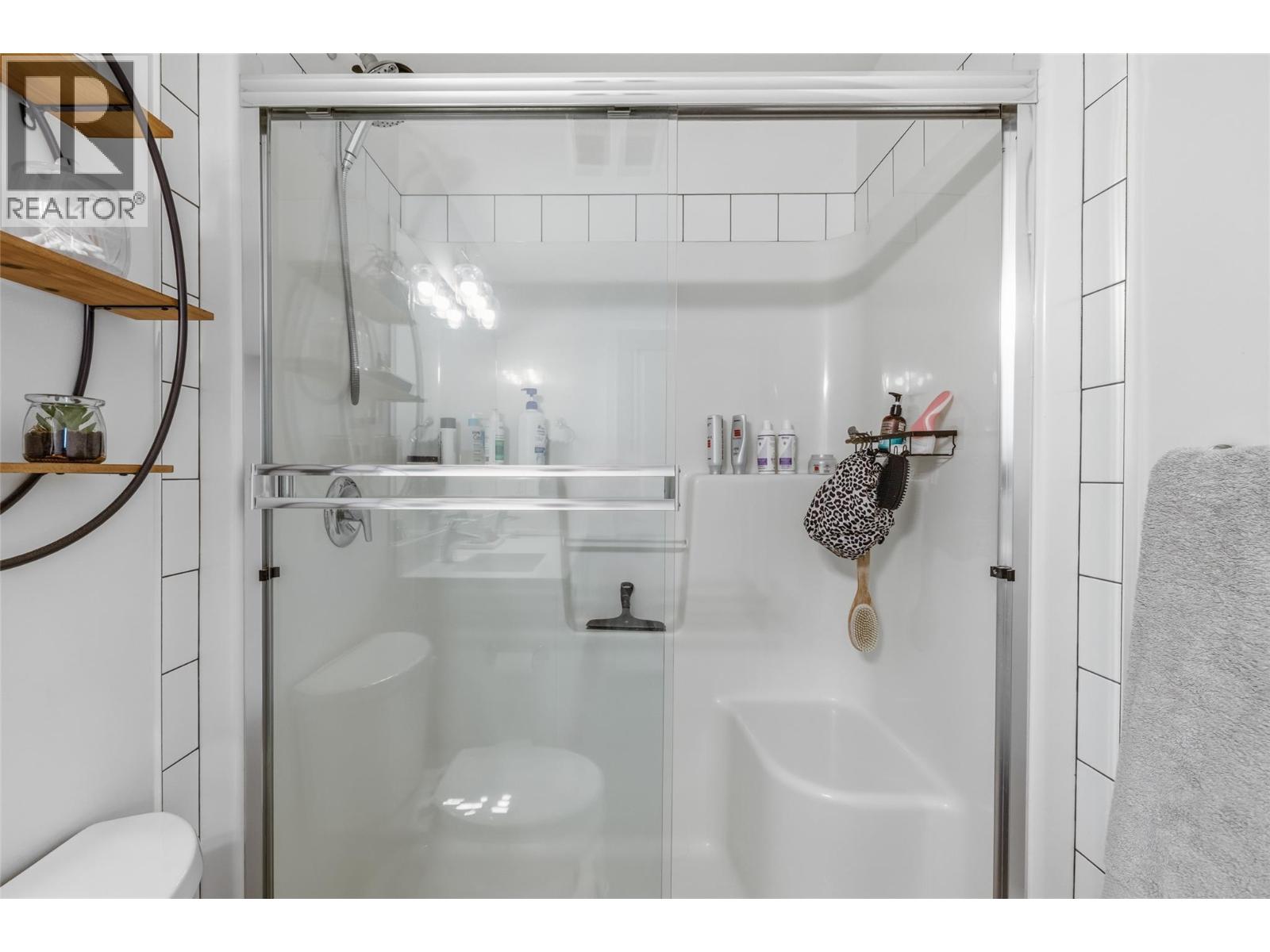 12075 Oceola Road Unit# 33, Lake Country