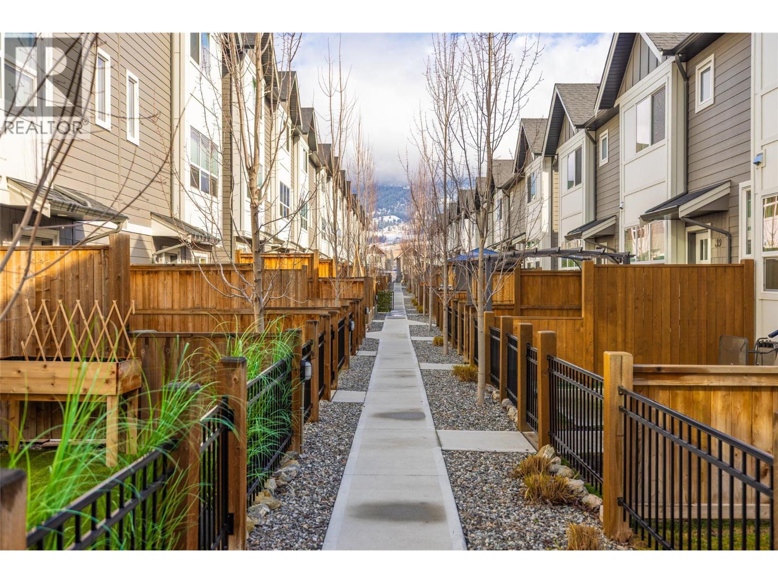 12075 Oceola Road Unit# 33, Lake Country