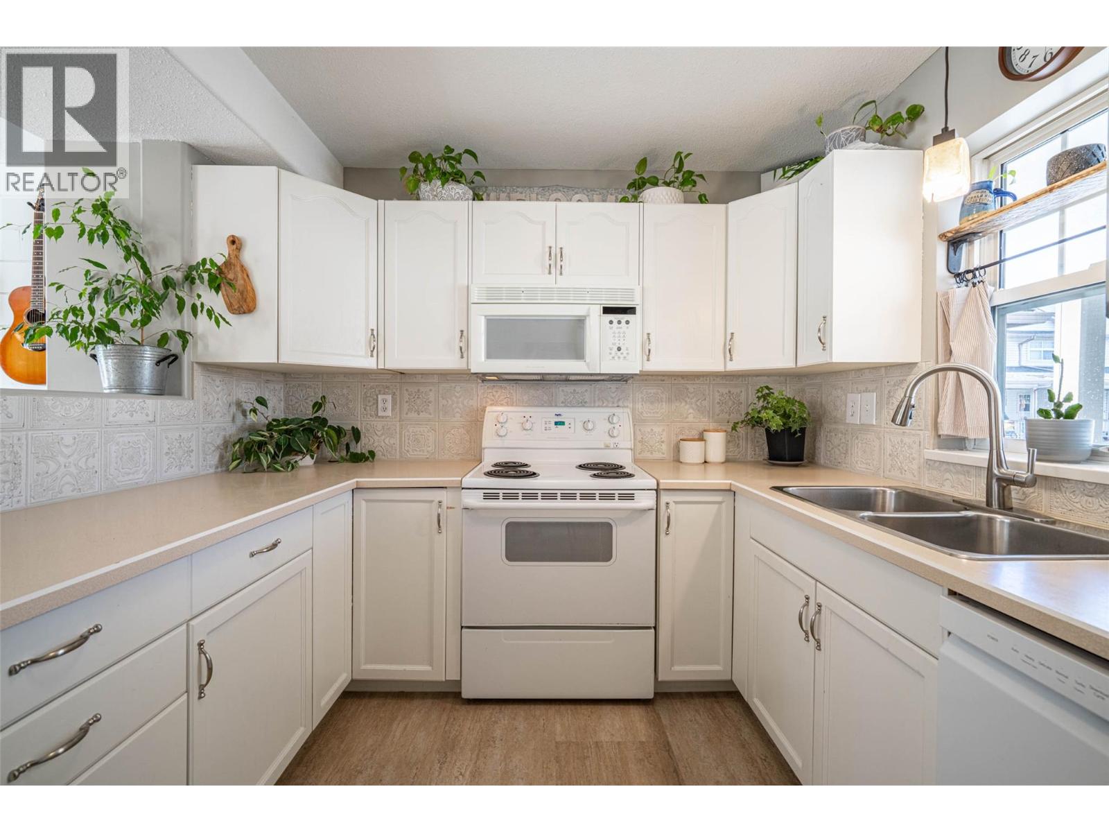 2395 Pleasant Valley Road Unit# 31, Armstrong