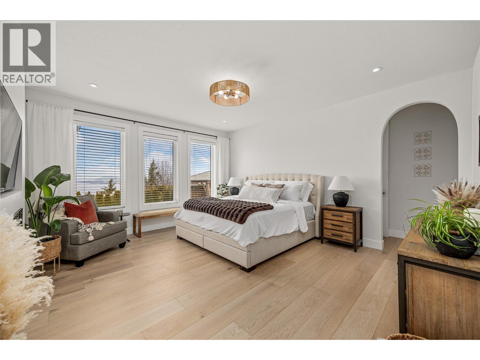 415 Curlew Drive, Kelowna