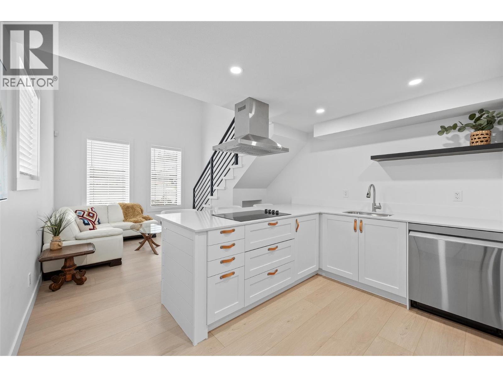 415 Curlew Drive, Kelowna