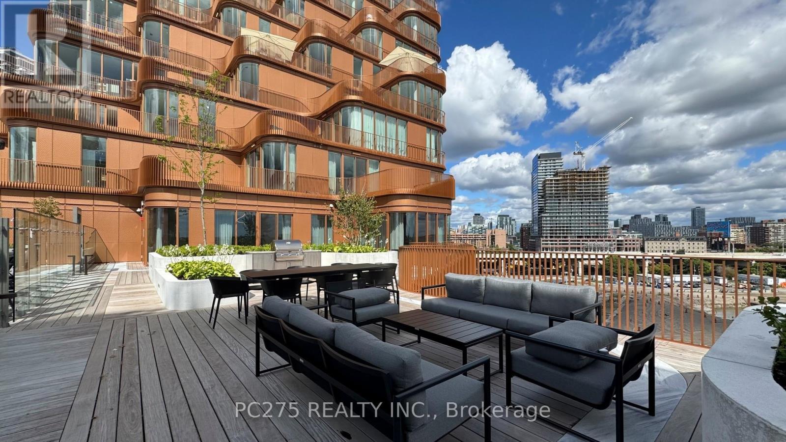 325 - 155 MERCHANTS' WHARF Property Photo