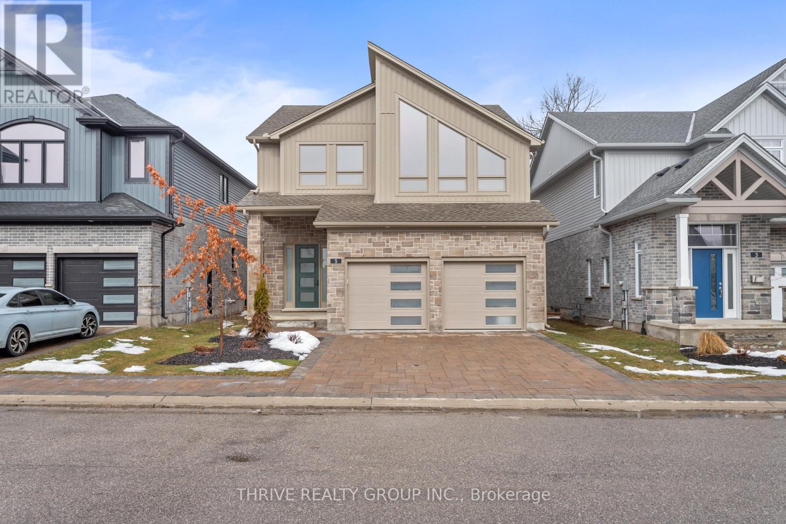 #5 1061 EAGLETRACE DRIVE - 1