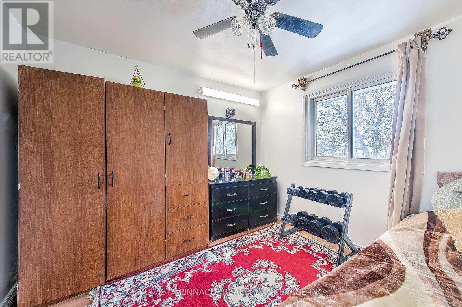 34 ROSAMOND CRESCENT Property Photo