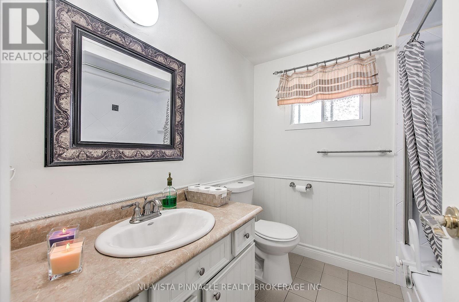 34 ROSAMOND CRESCENT Property Photo