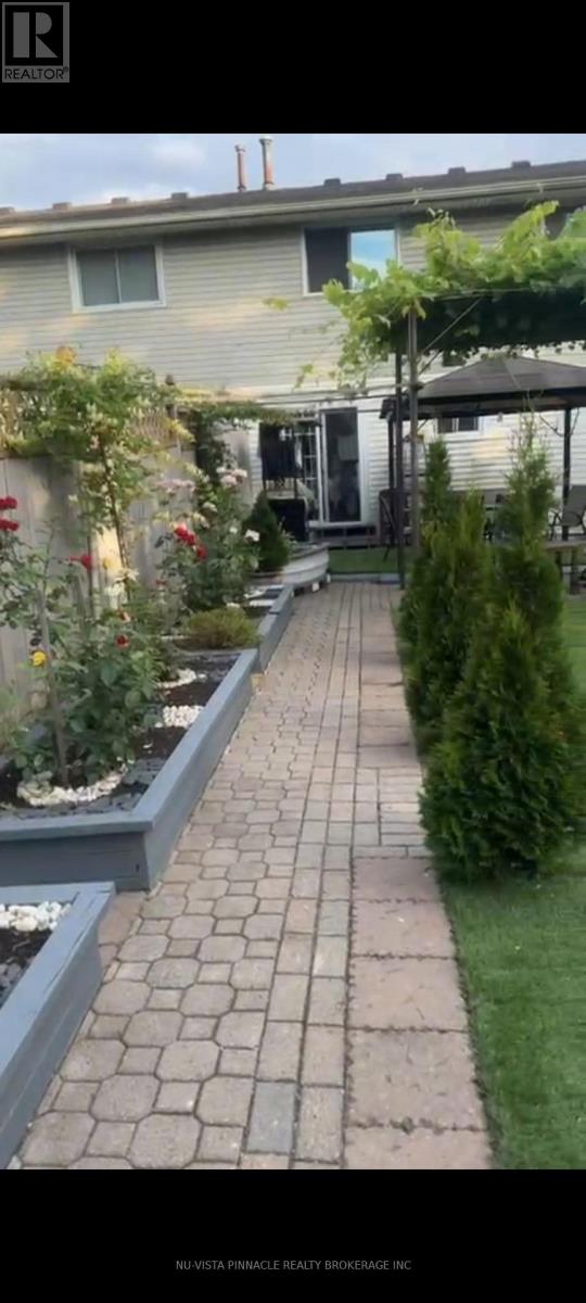 34 ROSAMOND CRESCENT Property Photo