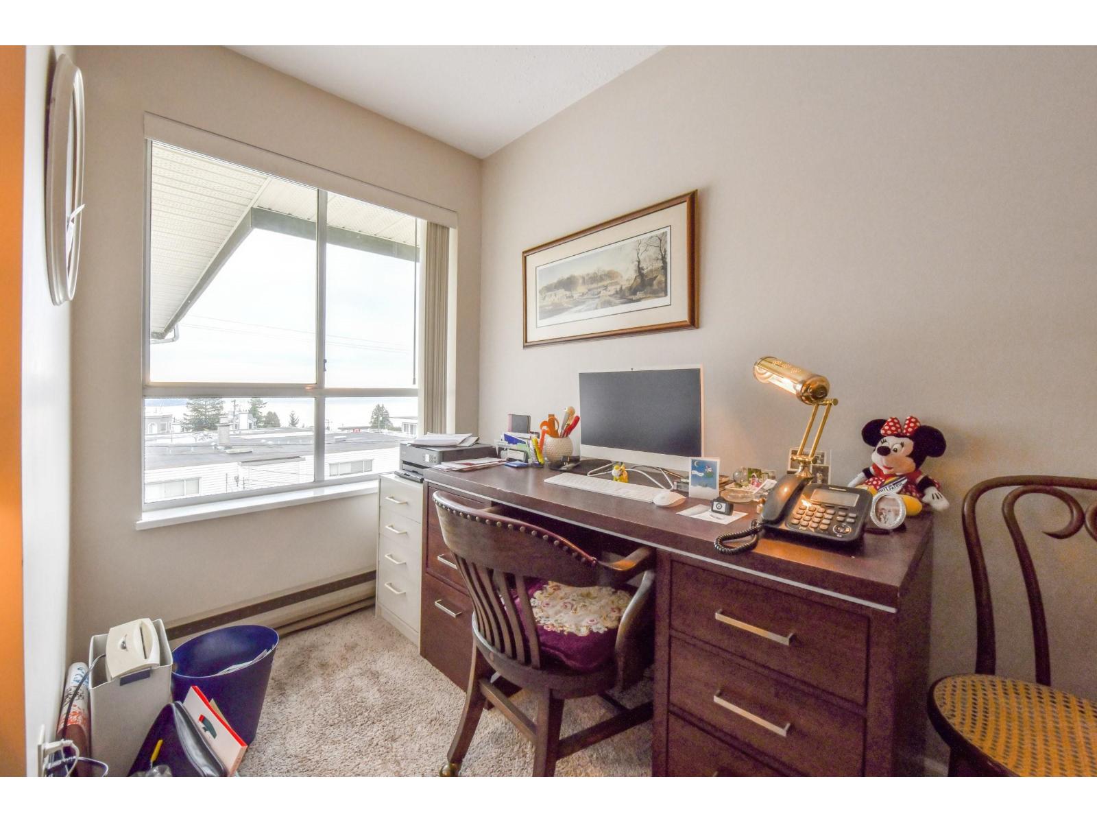 303 15130 ROPER AVENUE, White Rock