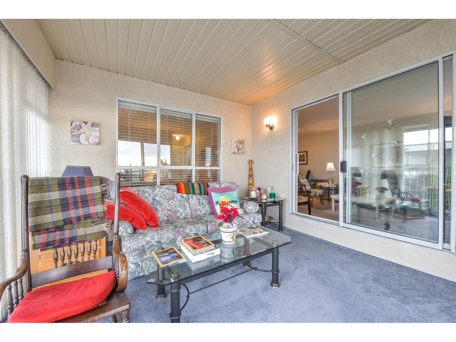 303 15130 ROPER AVENUE, White Rock