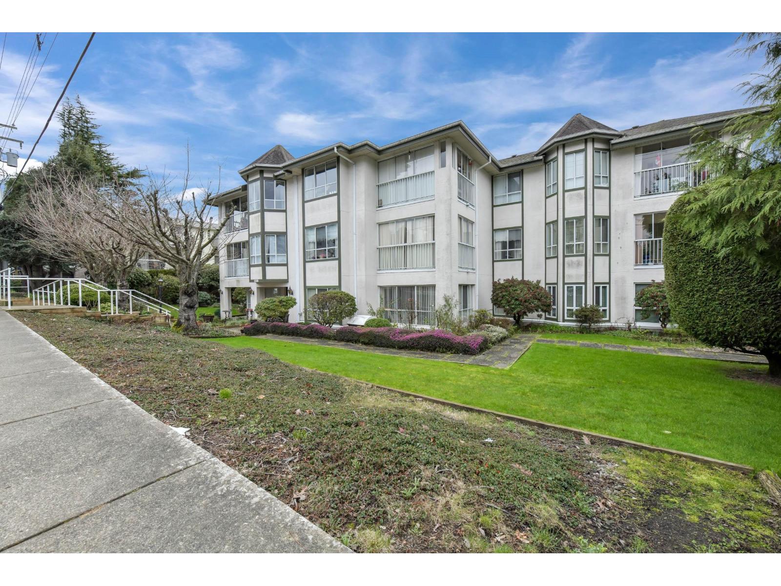 303 15130 ROPER AVENUE, White Rock