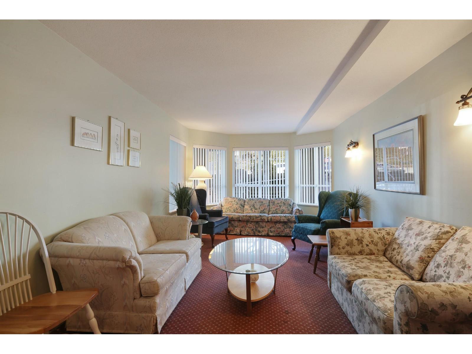 303 15130 ROPER AVENUE, White Rock