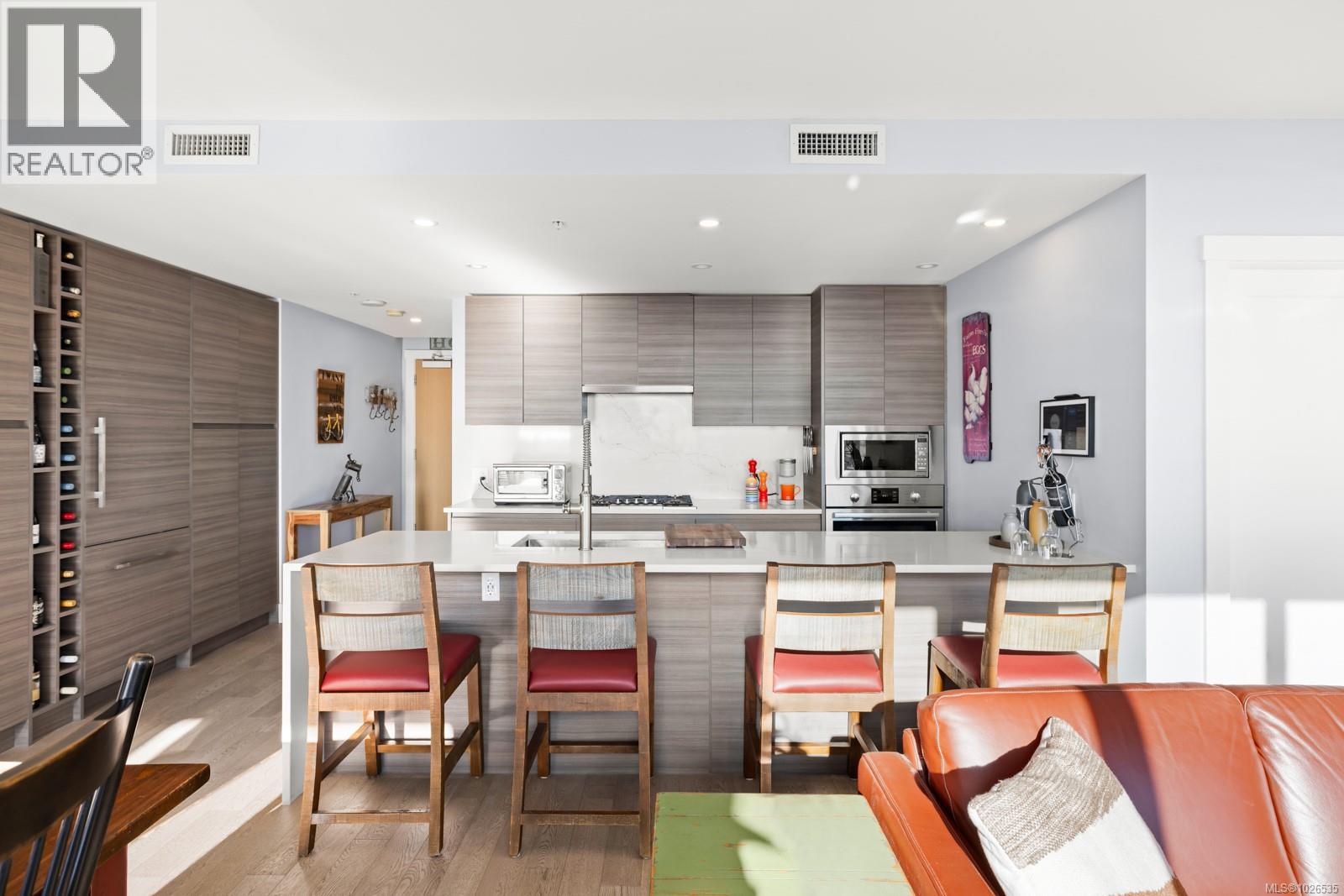 #2105 777 Herald St - 10