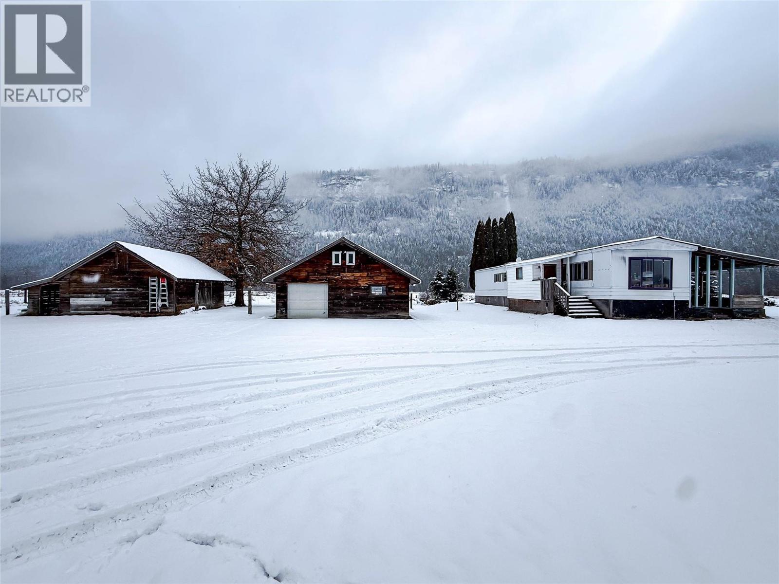 13226 31 Highway, Meadow Creek