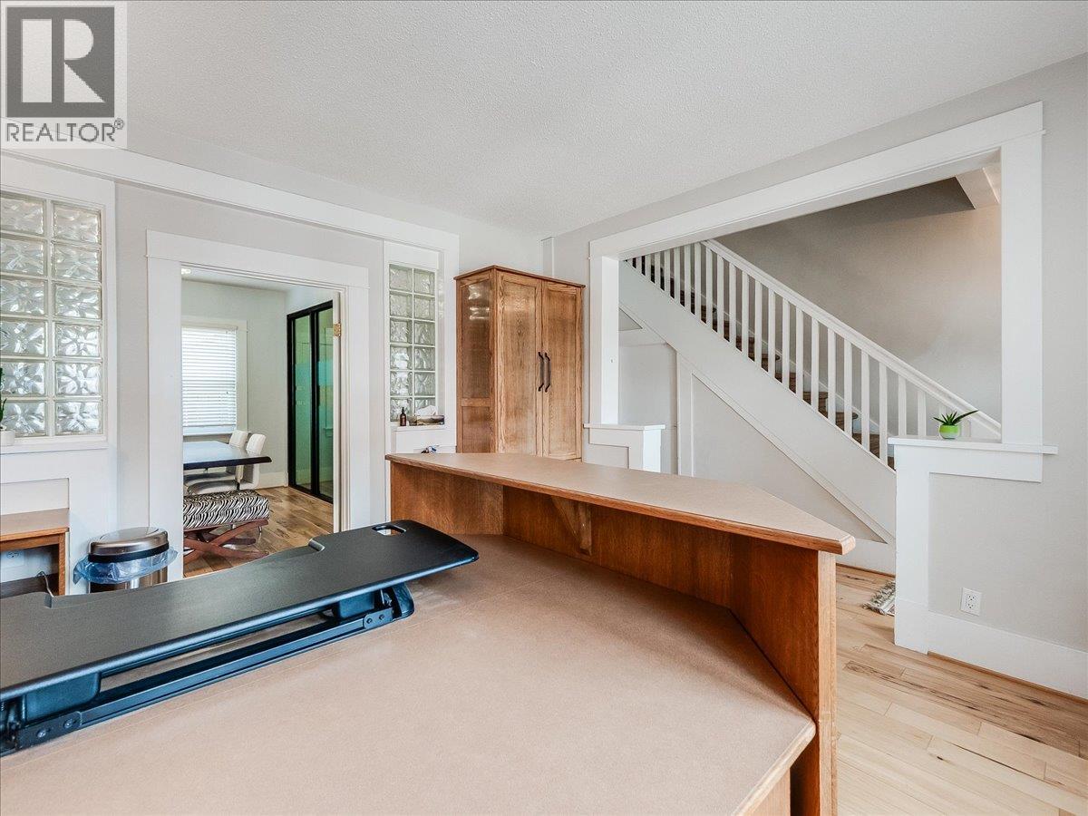 1590 Bay Avenue, Trail