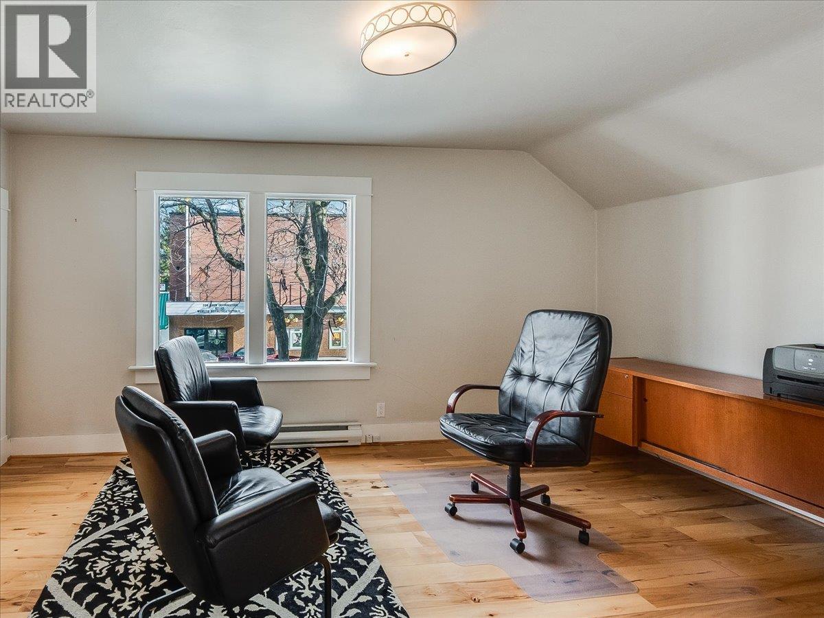 1590 Bay Avenue, Trail