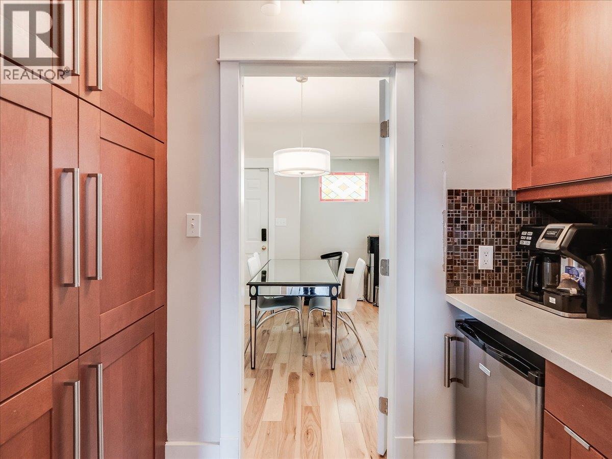 1590 Bay Avenue, Trail