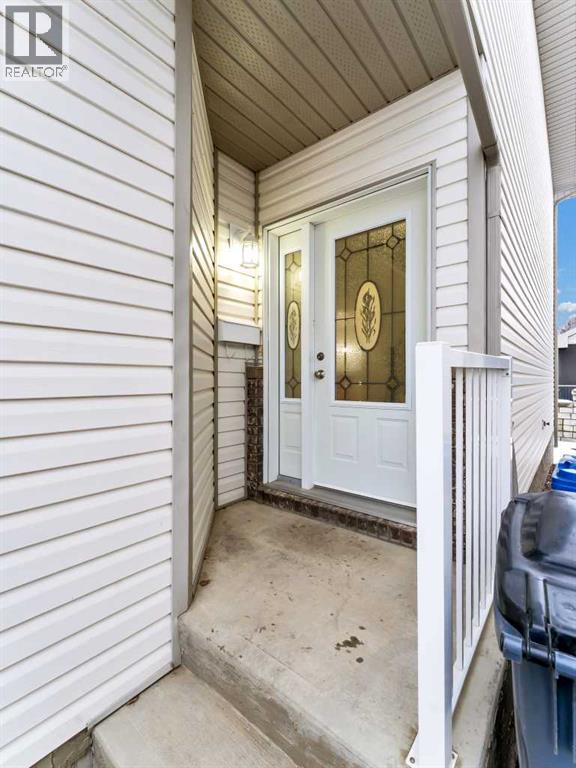 324 Washington Way SE - Photo 5 of 45, Medicine Hat, Alberta