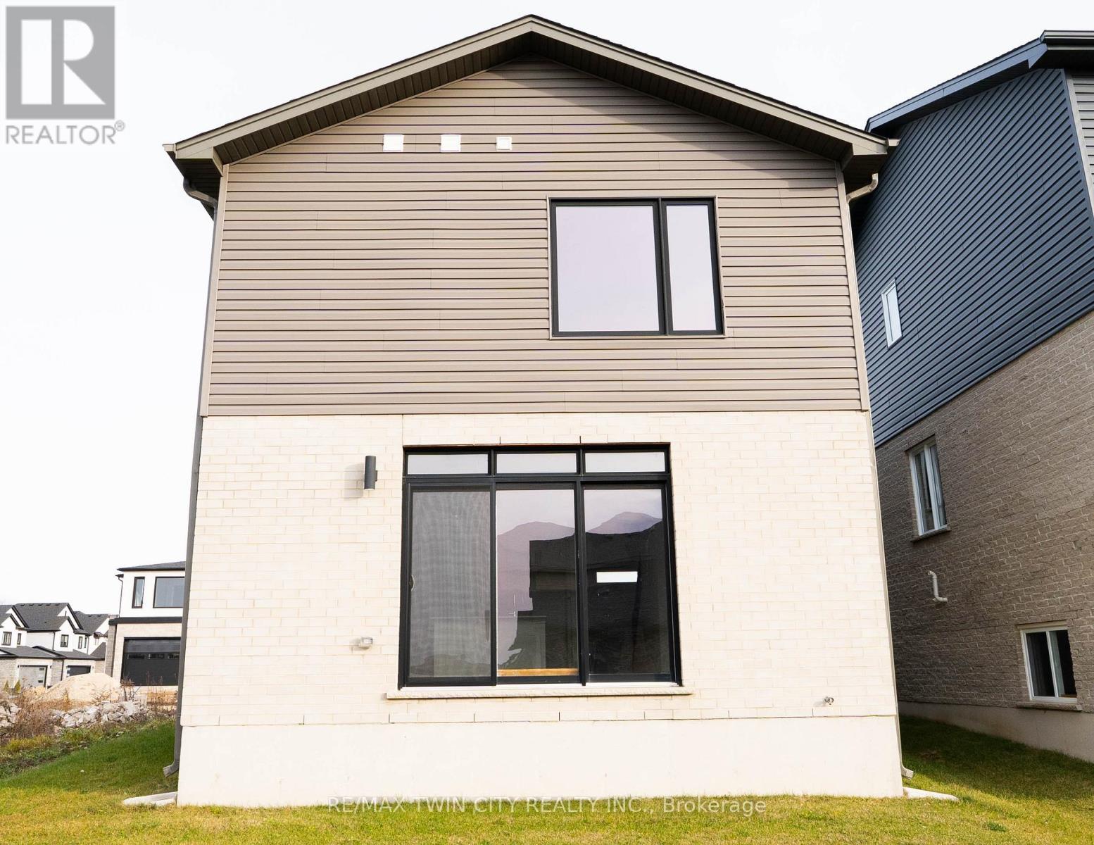 2250 SOUTHPORT CRESCENT - Photo 2 of 14, London South (South U), Ontario